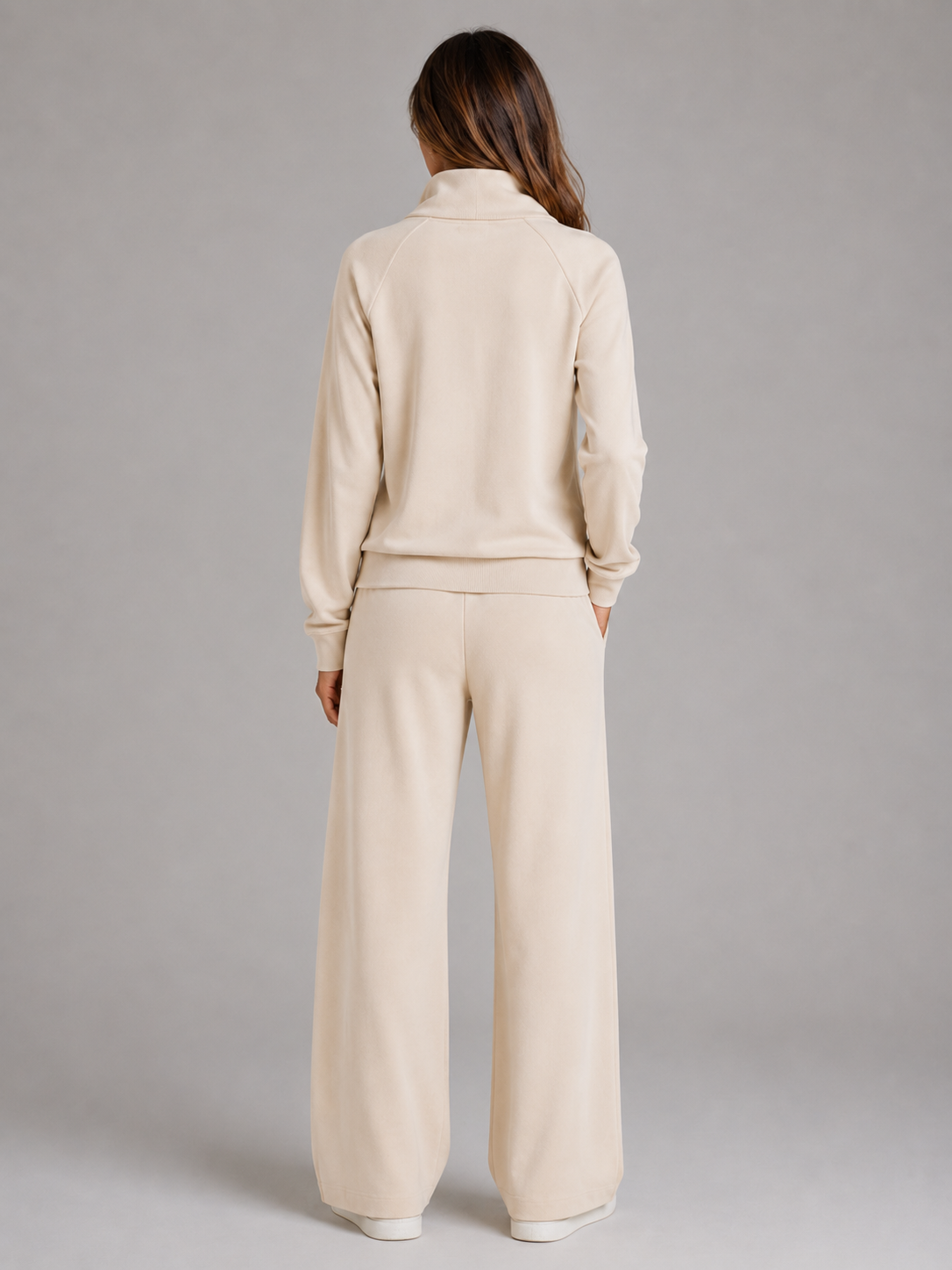 Feathorne Women's Marguerite Cream Lounge Set - side view style