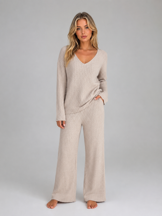 Feathorne Women's Poppy Knitted Lounge Set - top front view